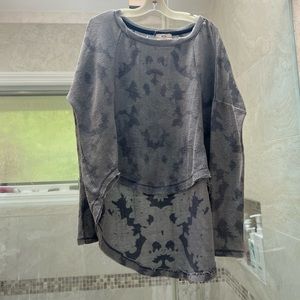 Pins & needles camo long sleeve top